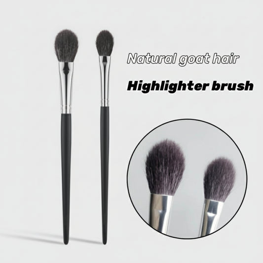 Professional Highlighter Makeup Brush – Natural Goat Hair Cosmetic Tool