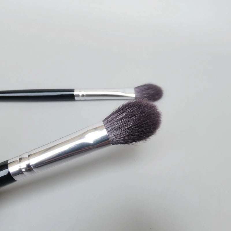 Professional Highlighter Makeup Brush – Natural Goat Hair Cosmetic Tool