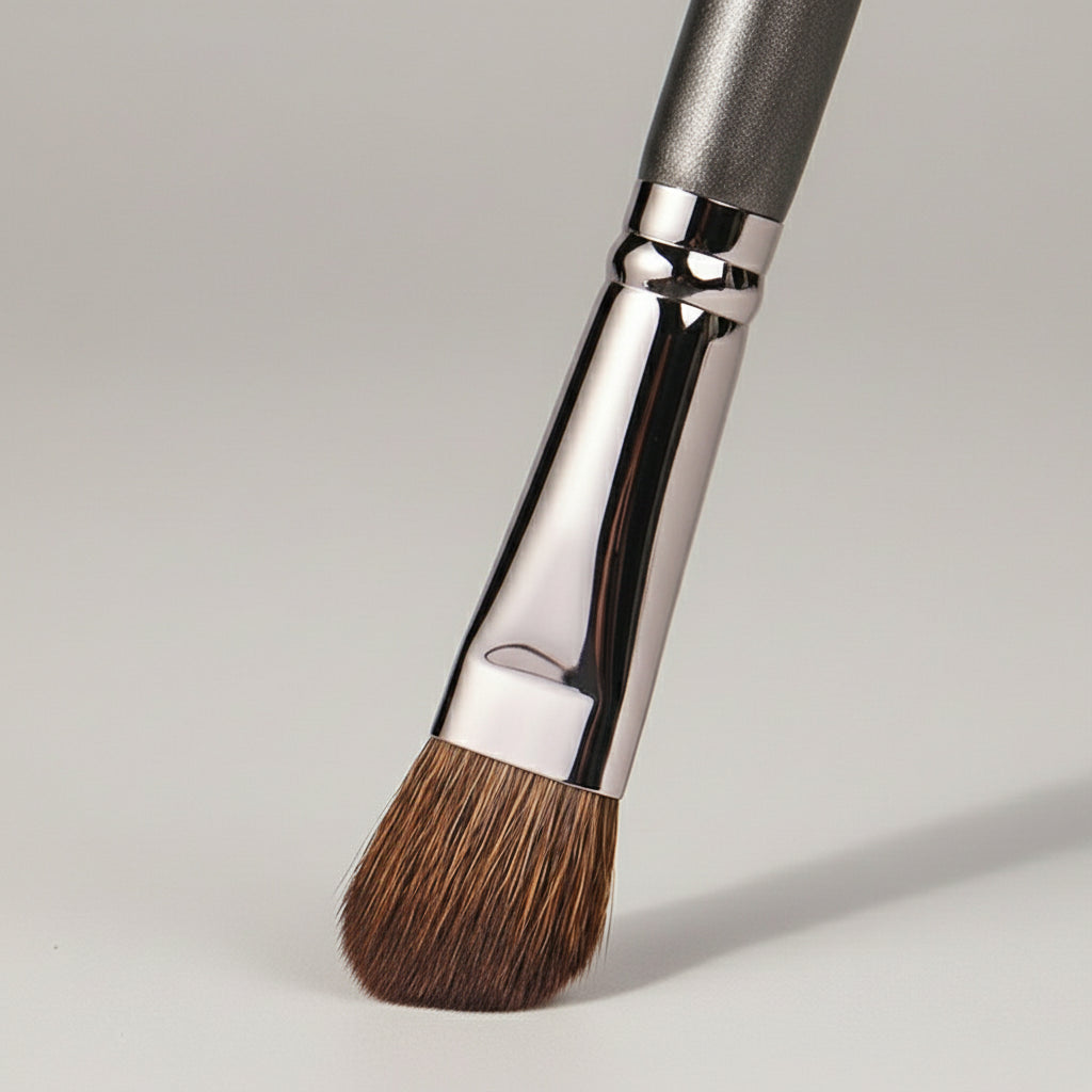 Grey Bevel Nose Shadow Brush – Soft Squirrel Hair with Solid Wood Handle