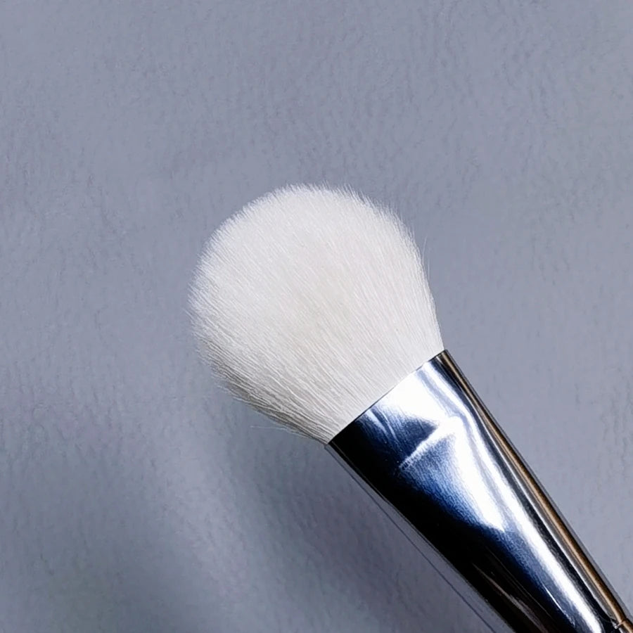 Natural Goat Hair Blush & Highlighter Brush – Pro Shadow & Bronzer Tool