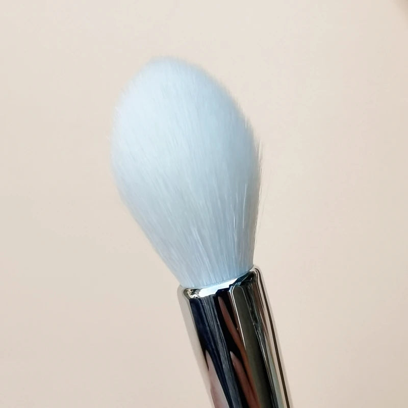 Professional Blusher & Highlighter Brush – Natural Goat Hair Beauty Tool