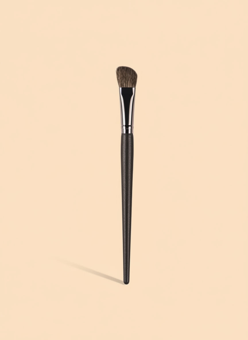 Grey Bevel Nose Shadow Brush – Soft Squirrel Hair with Solid Wood Handle