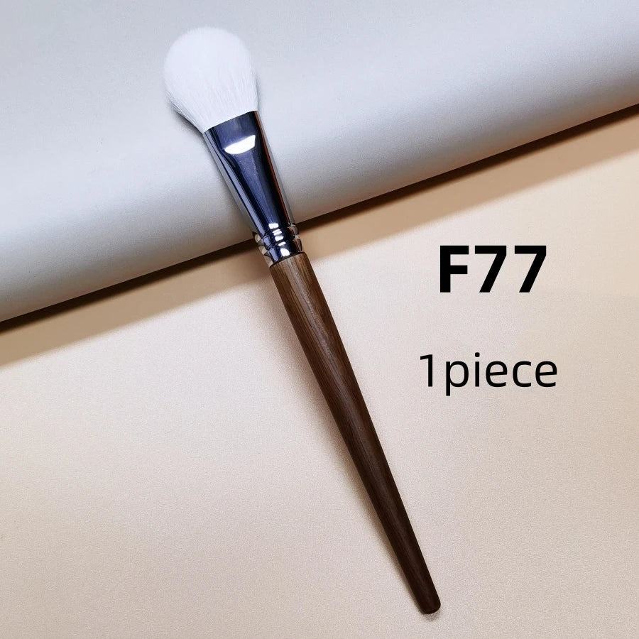 Natural Goat Hair Blush & Highlighter Brush – Pro Shadow & Bronzer Tool